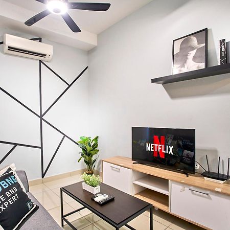 Arte Plus Klcc Designer Suites By Cobnb Kuala Lumpur Exterior photo